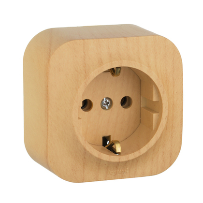 Розетка с заземлением без шторок IP20 16А 250В дерево Quteo Legrand