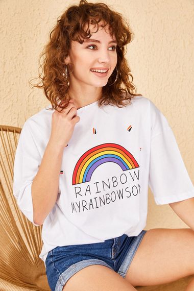 Qadın üçün geniş ölçülü ağ t-shirt Rainbow 10501027