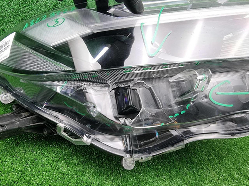 Фара правая Toyota RAV4 5 XA50 (2018-н.в.) LED