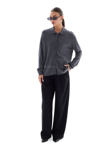 Трикотажная серая рубашка с нагрудным карманом