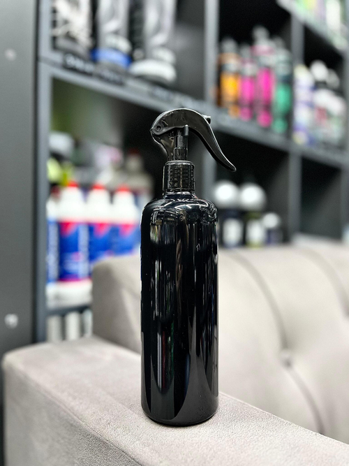 бутылка черная с триггером 0,5л