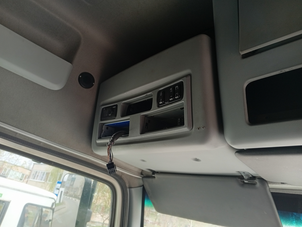 КамАЗ 5490 4x2 Седельный тягач 5490-S5 (Дизель/Газ, 12,0 л, 401 л.с., МТ)