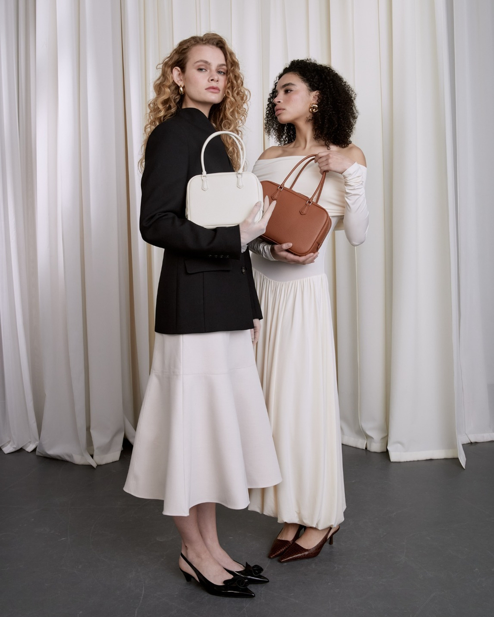 Bag ROMA S milky color