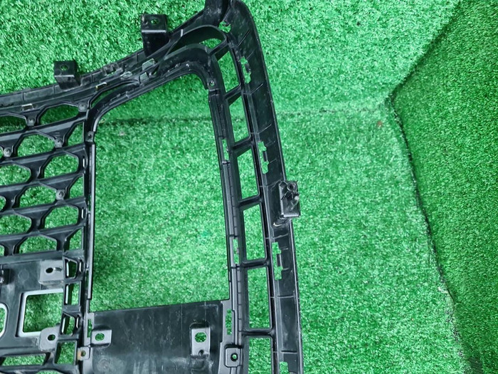 Решетка радиатора Hyundai Staria (2021-н.в.)