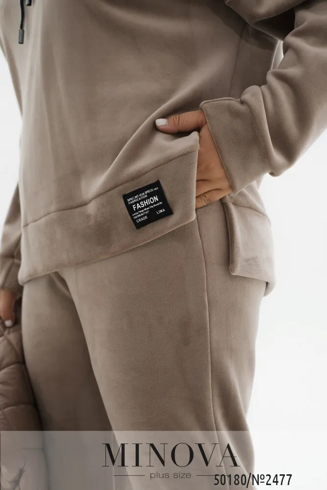 Костюм 2477-бежевый Minova