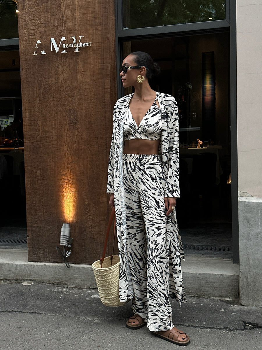 Брюки из вискозы кремовые в штрихи