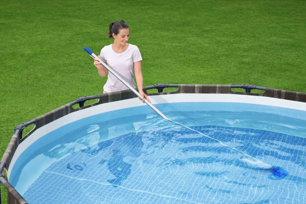 Вакуумный пылесос AquaReach для чистки бассейна, на аккумуляторах (Bestway 58624 BW)