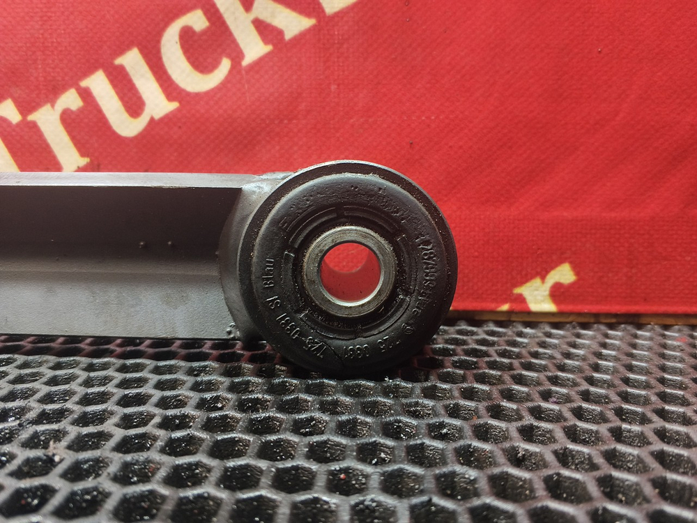 Стойка переднего стабилизатора 2020г.