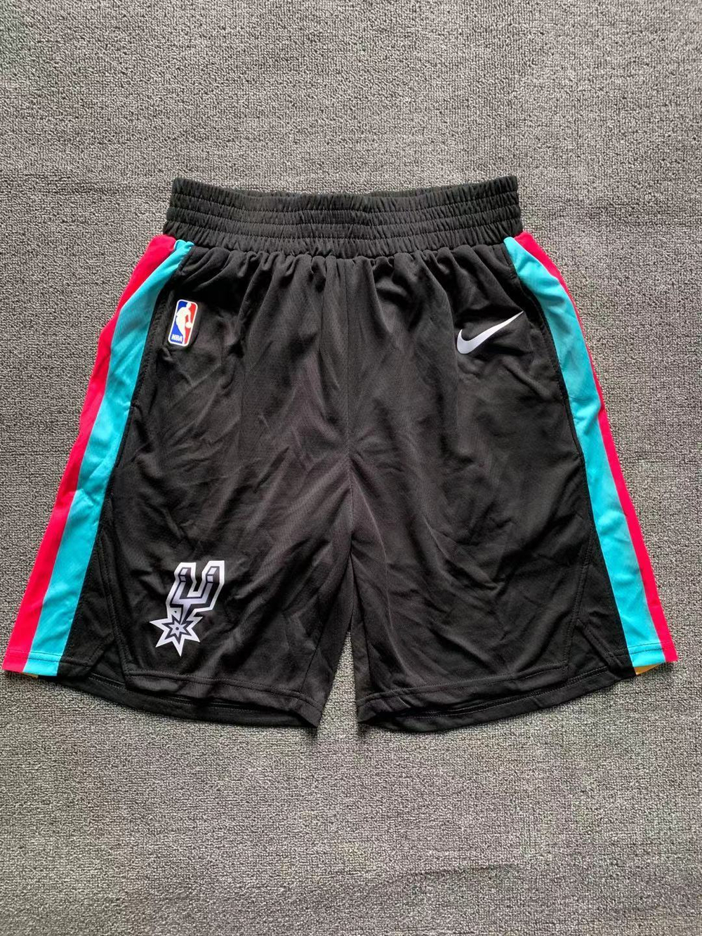 Баскетбольные шорты  San Antonio Spurs
