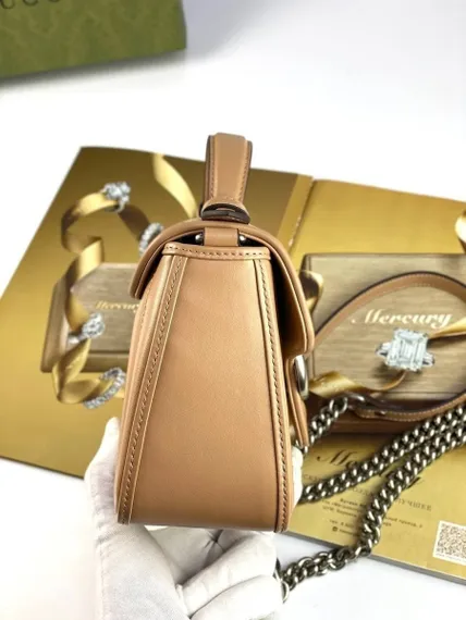 Мини-сумка Gucci GG Marmont с ручкой сверху бежевый