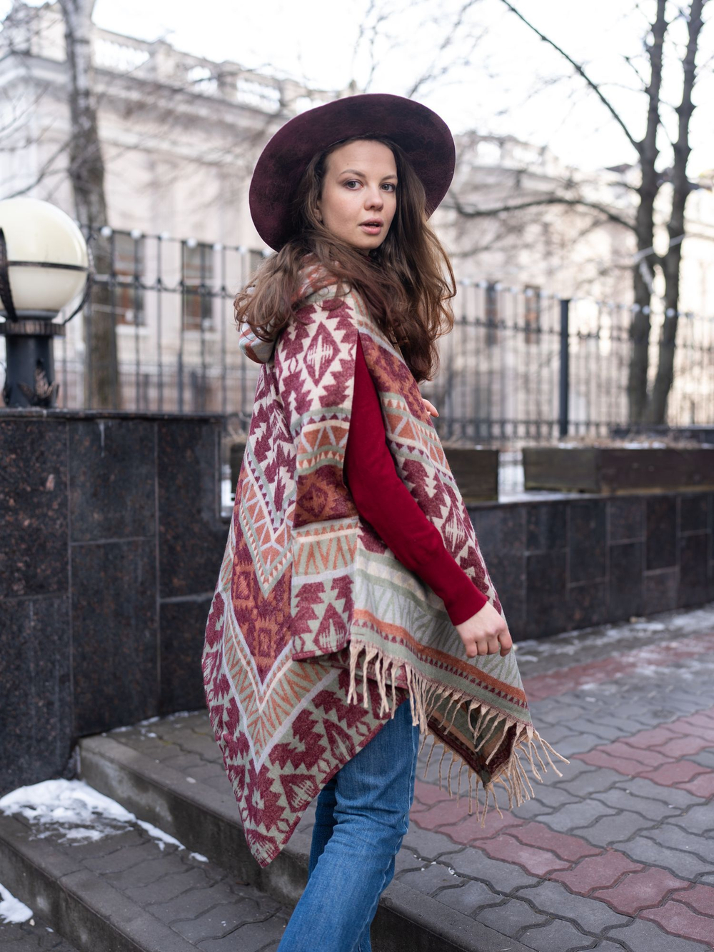 Пончо женское шерстяное с орнаментом