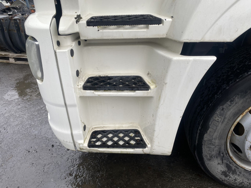 Корпус подножек левый 2016г