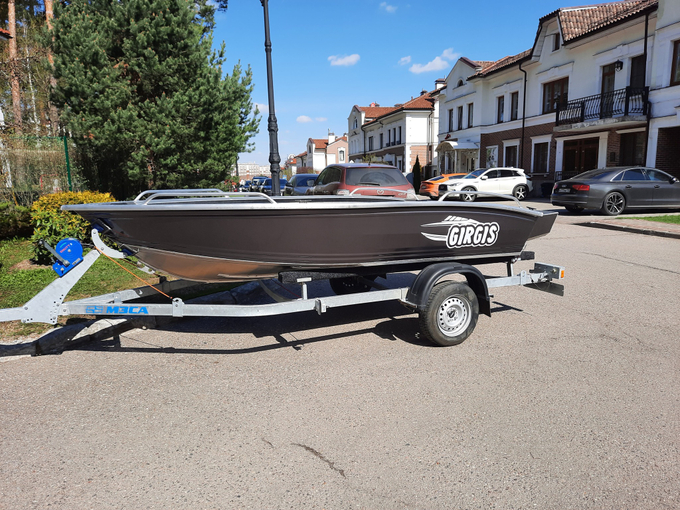 Лодка Гиргис 390 Стандарт