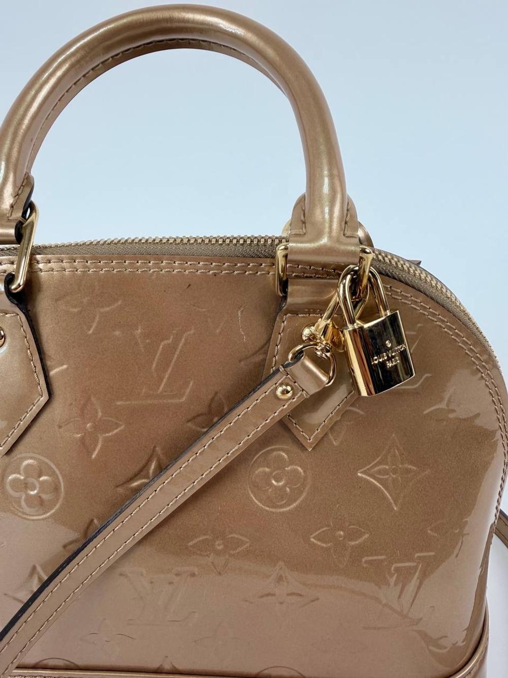 Сумка Louis Vuitton Monogram Vernis Alma BB