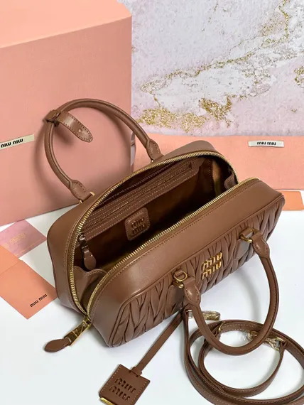 Сумка MIU MIU Arcadie matelassé из кожи наппа, коричневый