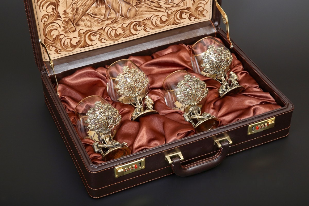 Бокал для коньяка «Три медведя» 4 шт. в подарочном кейсе с художественным оформлением