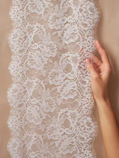 01-45 Кружево шантильи 22-24 см, айвори 004