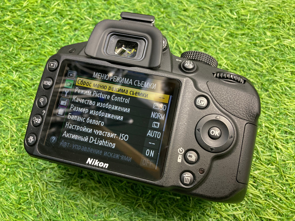 Nikon D3200 Kit 18-55mm 3.5-5.6G VR II 6700 кадров