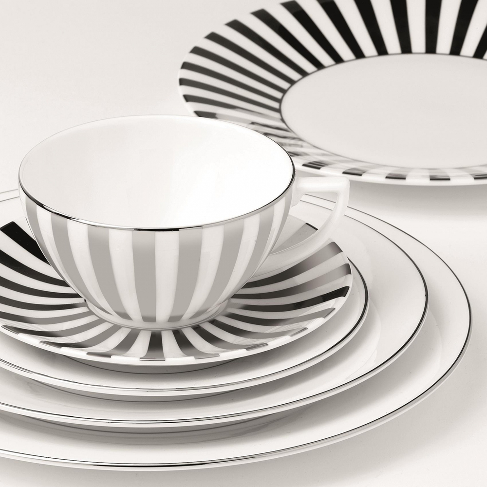 Wedgwood - Тарелка для завтрака Jasper Conran Platinum 23 см / артикул   50161609640  / GTIN 032677948415