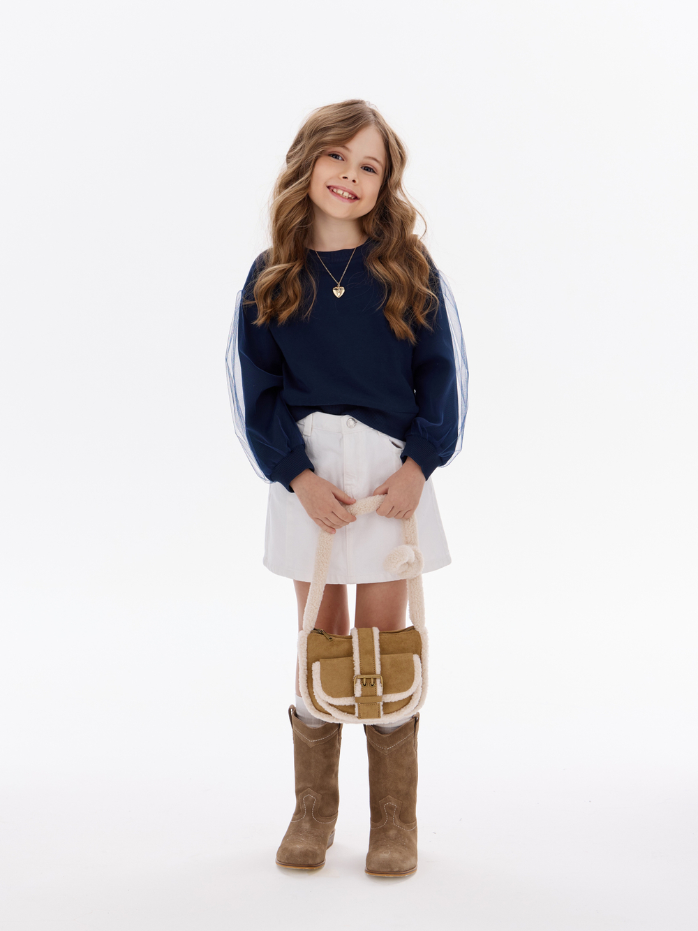 Нарядный свитшот с фатиновыми рукавами