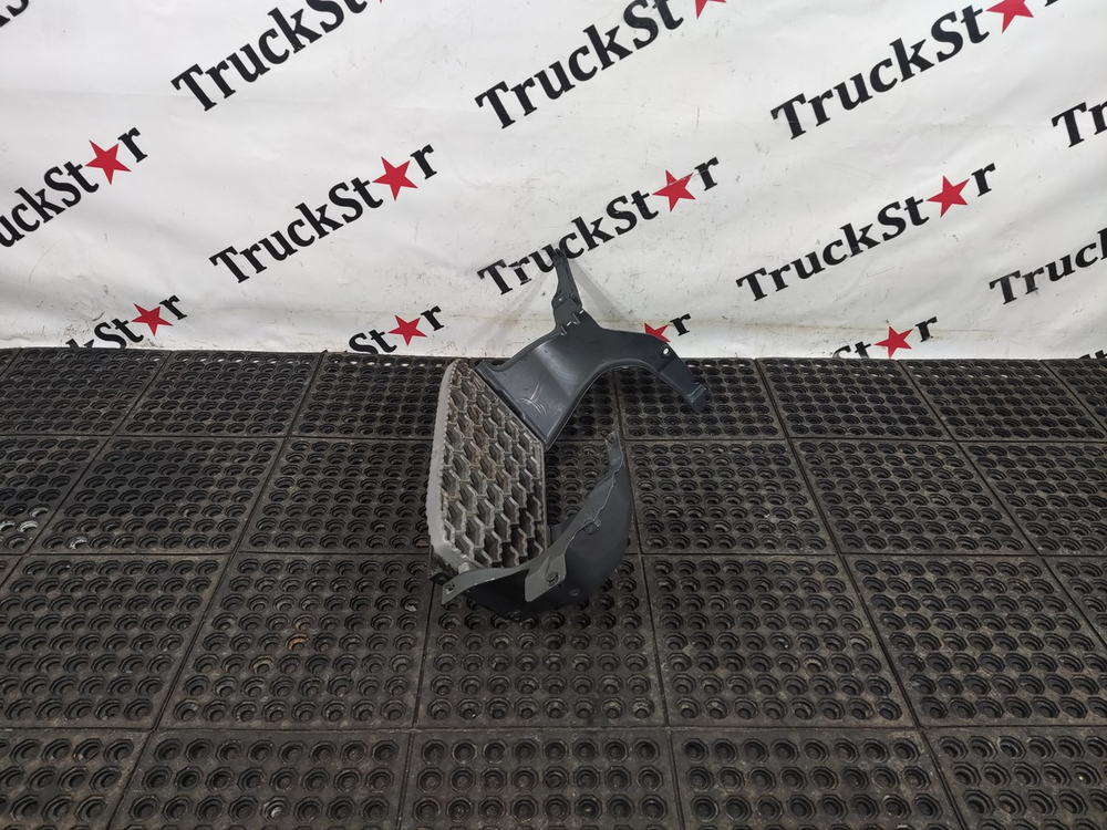 Подножка правая 2020г.