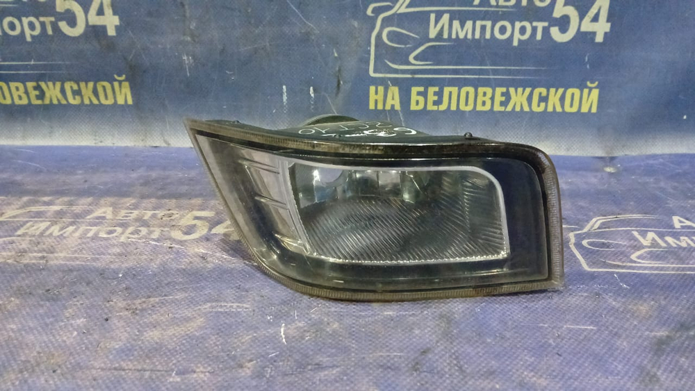 Туманка правая TOYOTA OPA 2000-2005