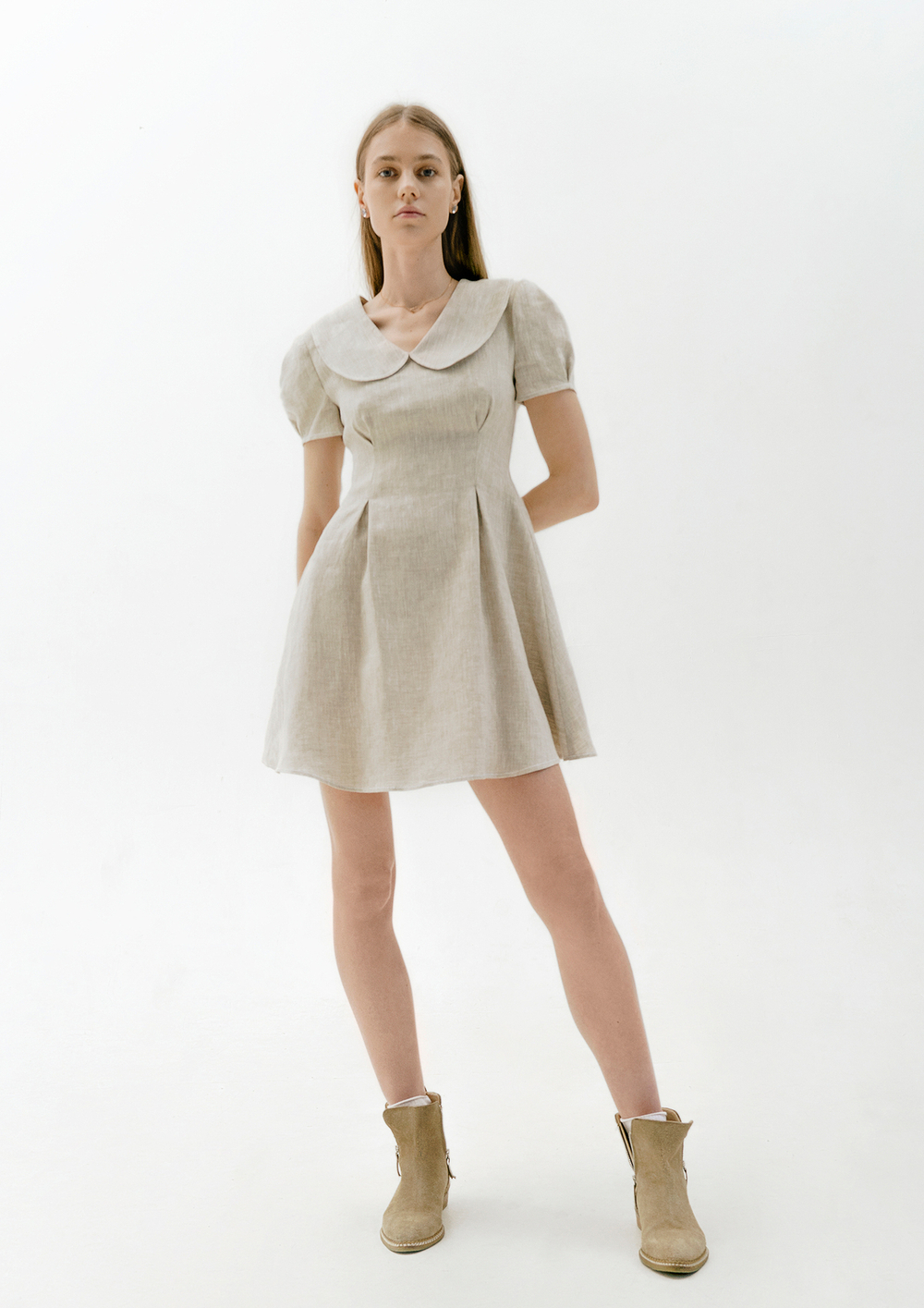 Linen dress with collar