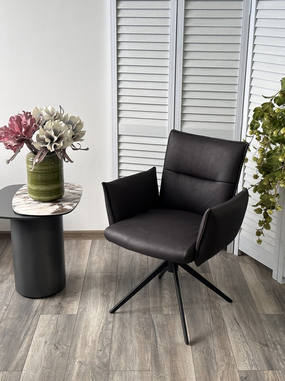 Стул М-City DISAUR Дин (Dean) поворотный на 360 градусов, темно-серый, Экокожа Maison 99, Черный