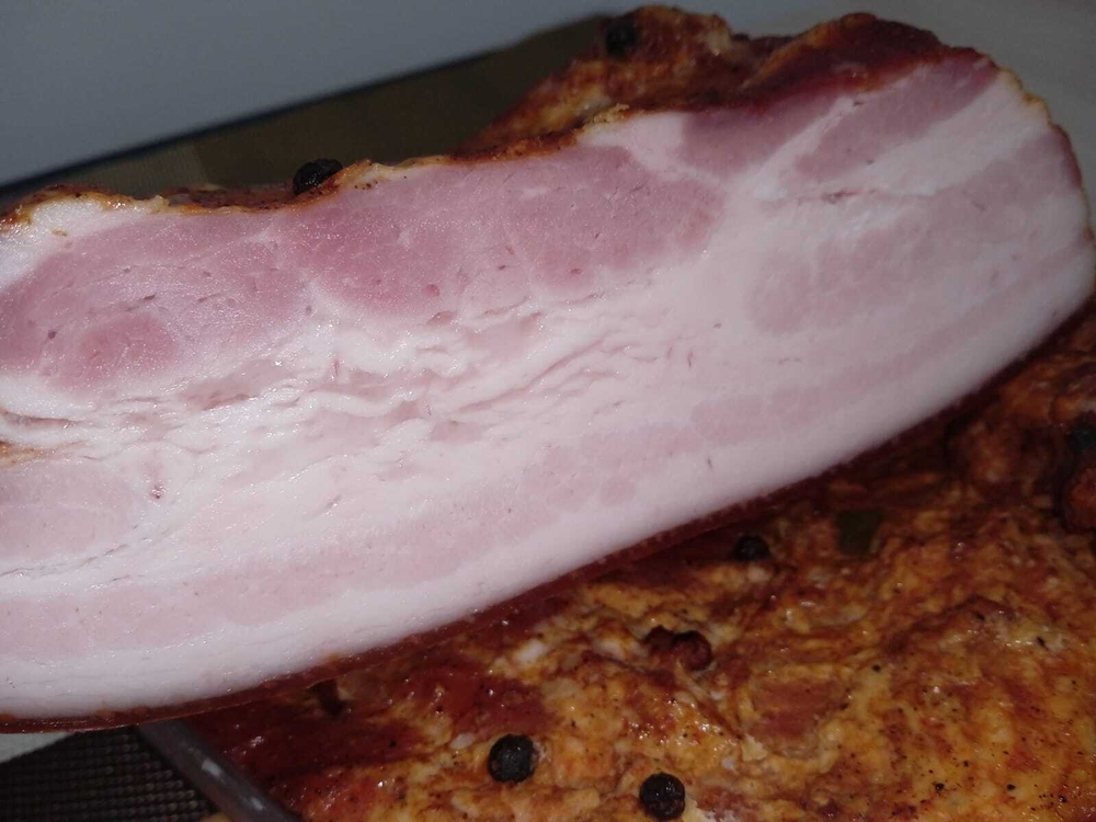 Грудинка бескостная Ароматная цена из свинины (100 гр)