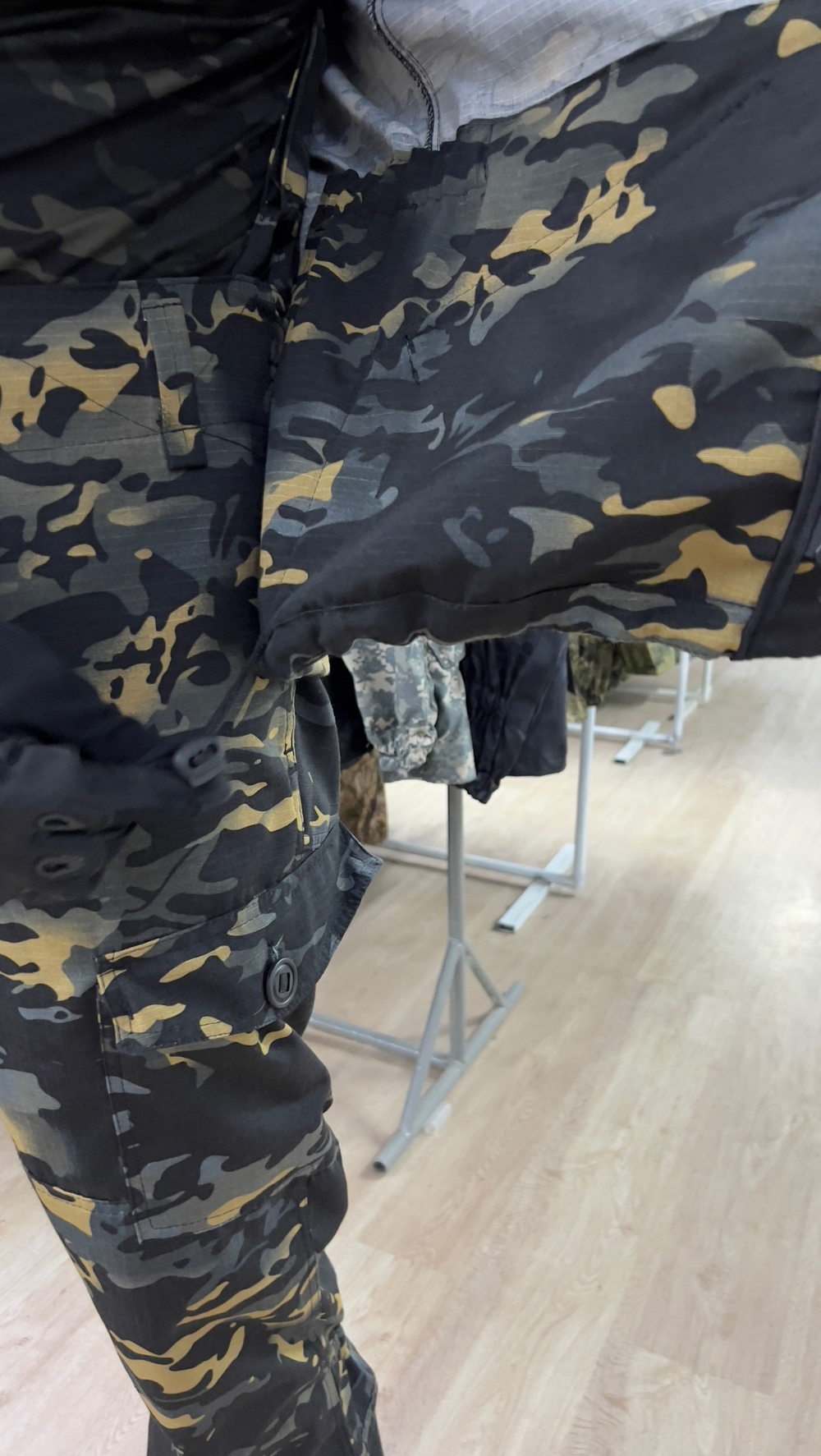 Костюм горка 6 весна-лето / черный мультикам 1 лайт