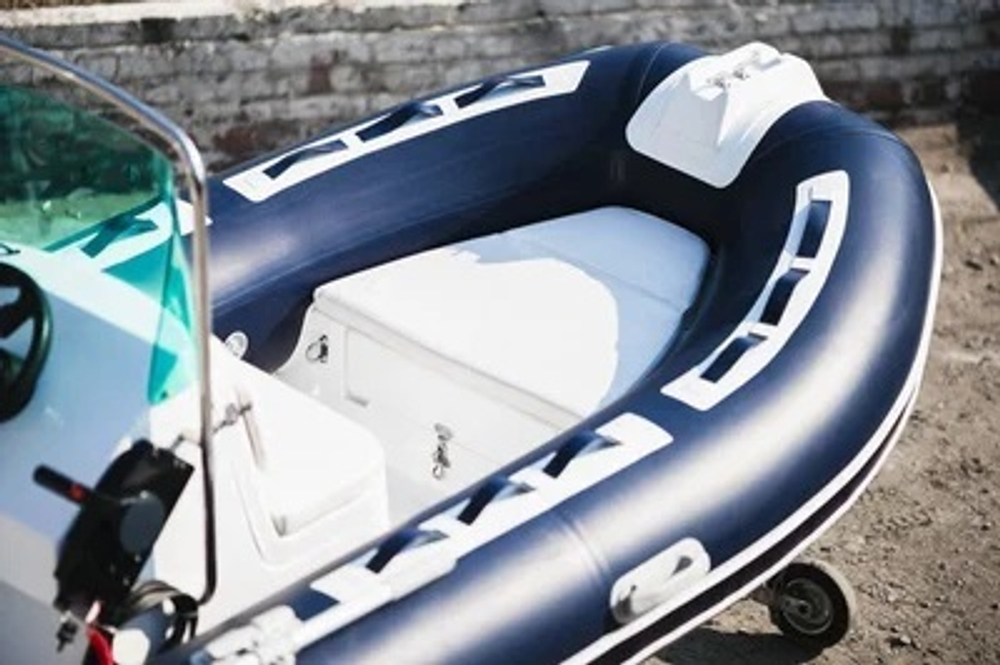 Лодка РИБ STORMLINE EXTRA 400