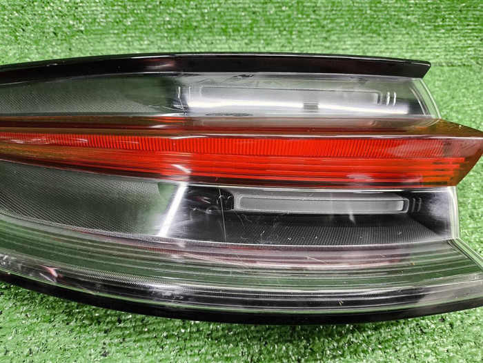 Фонарь левый внешний Porsche Macan 95b (2018-н.в.)