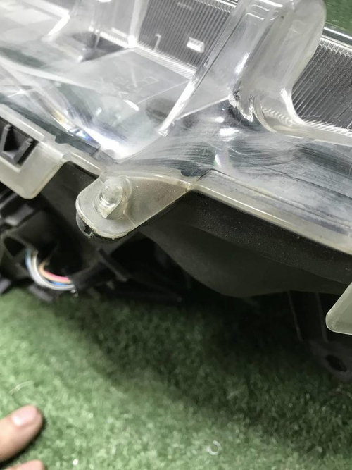 Битая Фара правая Toyota RAV4 5 XA50 (18-нв) LED