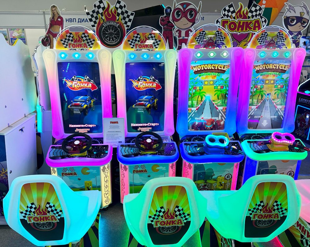 Двойной детский автомат с видеоиграми «Мотогонка»
