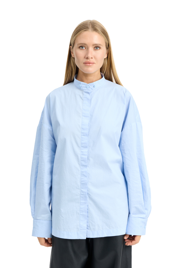 Рубашка-трансформер со съемным воротом голубая