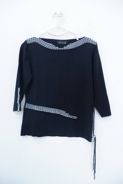 Джемпер лаконичного кроя 40/42 размер