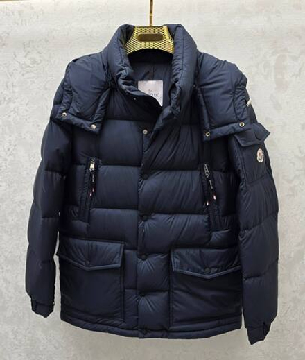 Пуховик Moncler