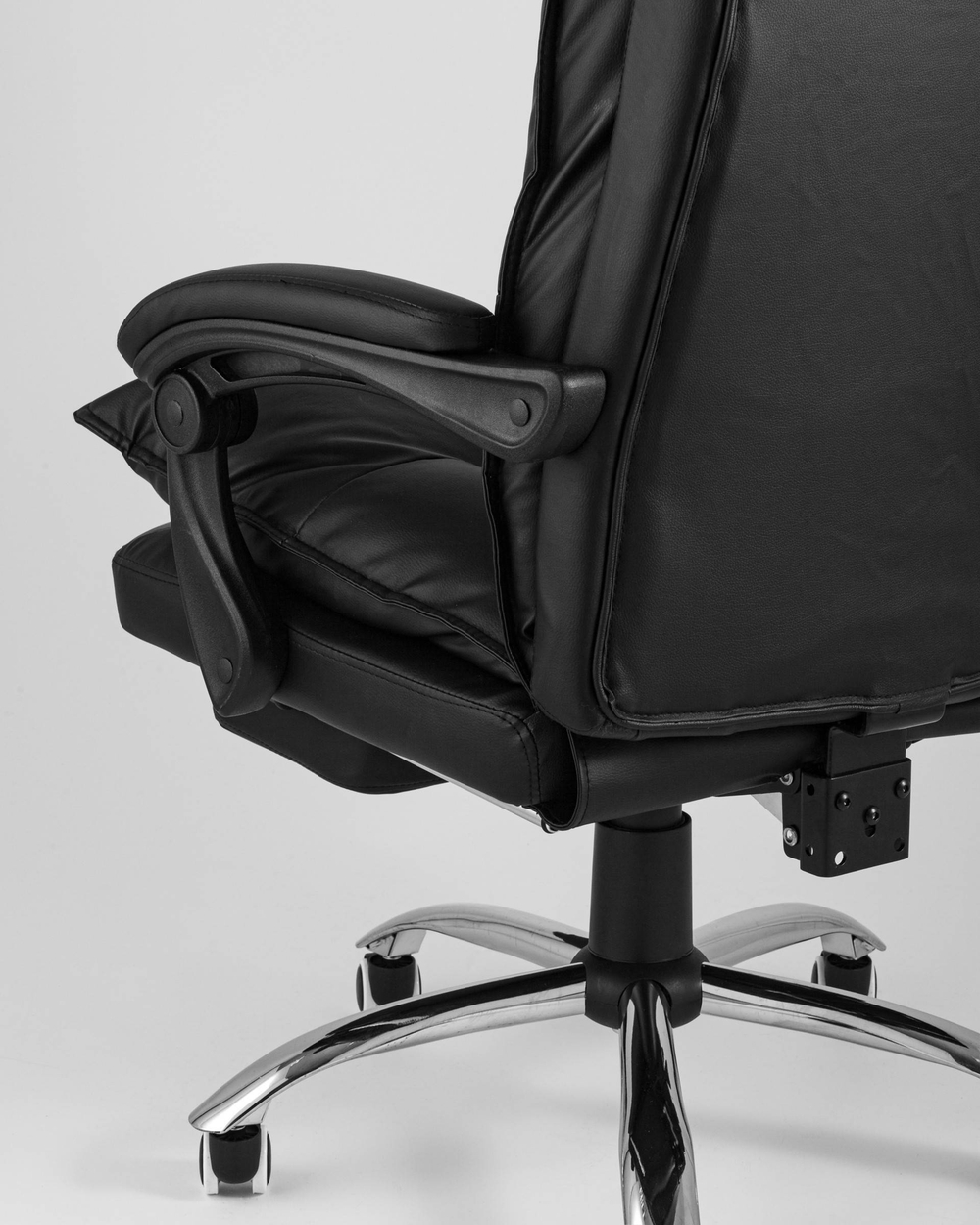 Кресло руководителя TopChairs Alpha черное