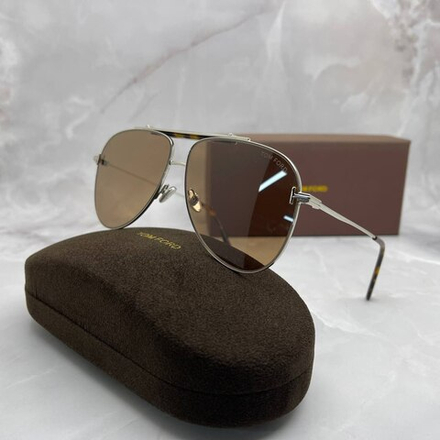 Солнцезащитные очки Tom Ford