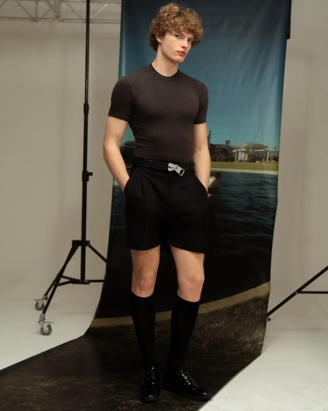 Серая футболка 