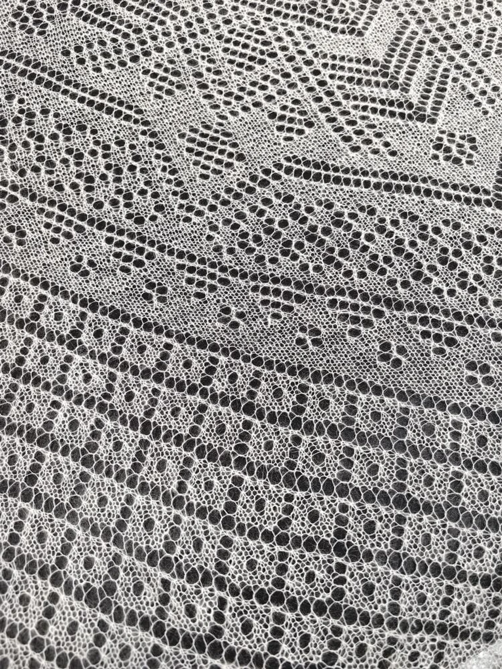 Оренбургский пуховый платок-паутинка А140-01 белый отбеленный