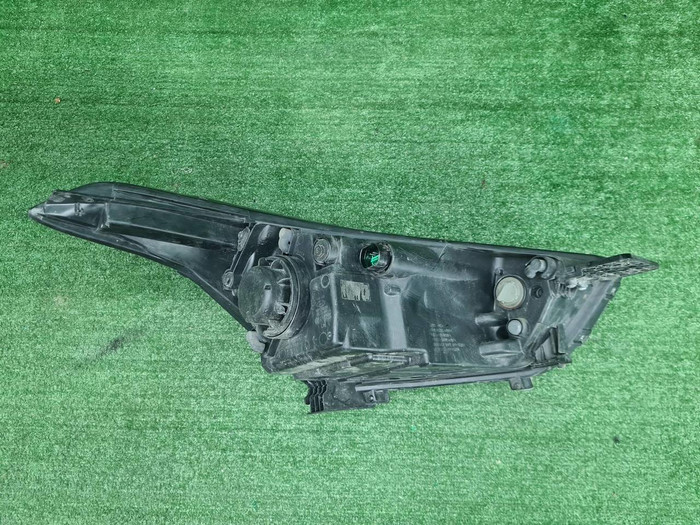 Фара левая Hyundai Creta 1 (2016-2021) галоген