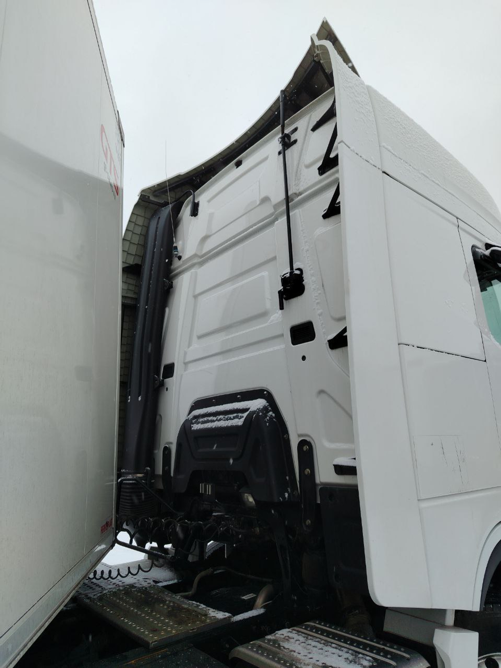 Shacman (Shaanxi) SX* 4x2 Седельный тягач SX4188YY381 (Дизельный, 12,5 л, 480 л.с., АТ)