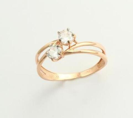 Кольцо из золота с фианитами