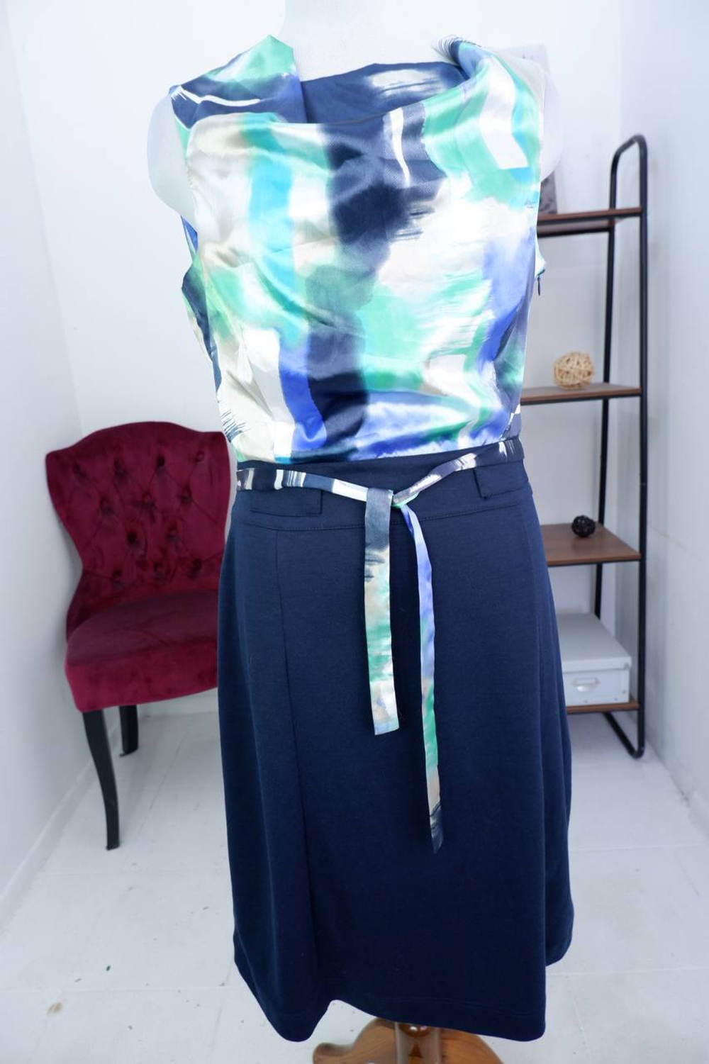 Платье STRELITZIA нежное, отлично подойдет и для работы и для свиданий 44 размер