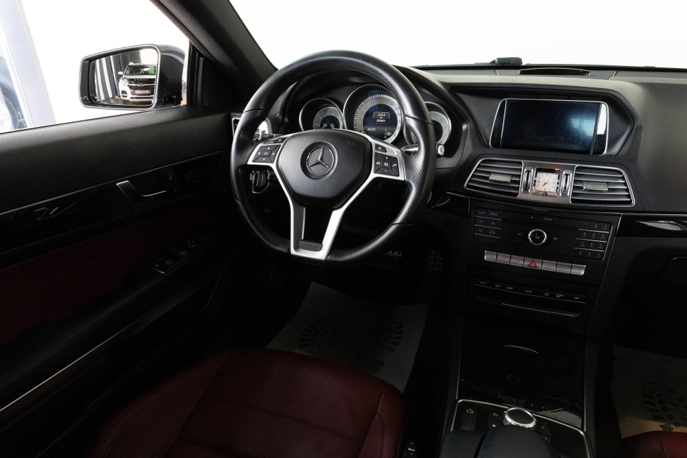 Mercedes-Benz E-Class, 2015 год