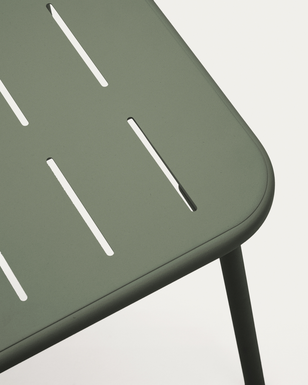 Уличный журнальный столик Zivia из стали зелёного цвета 90 x 50 см