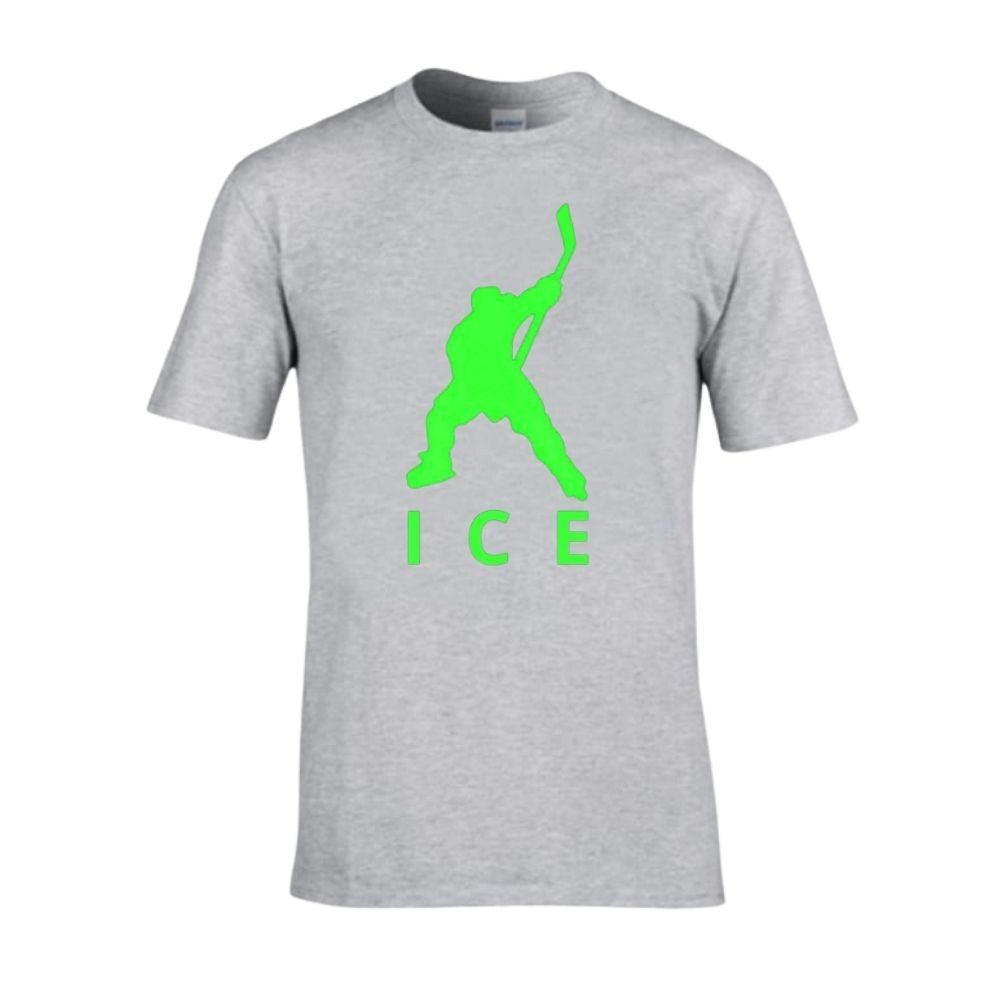Футболка с салатовым средним хоккеистом гель и надписью под ним ICE
