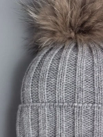 Шапка детская зимняя на завязках с помпоном