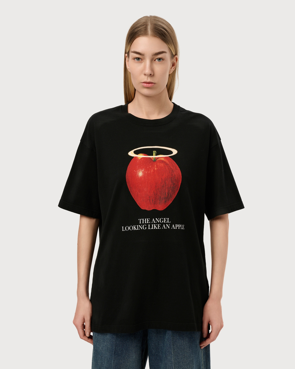 UNDERCOVER ФУТБОЛКА ЧЕРНАЯ THE ANGEL LOOKING LIKE AN APPLE